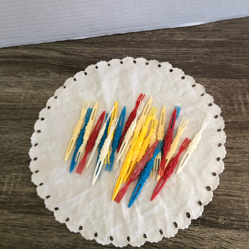 Vtg Hong Kong Made Canapé Forks